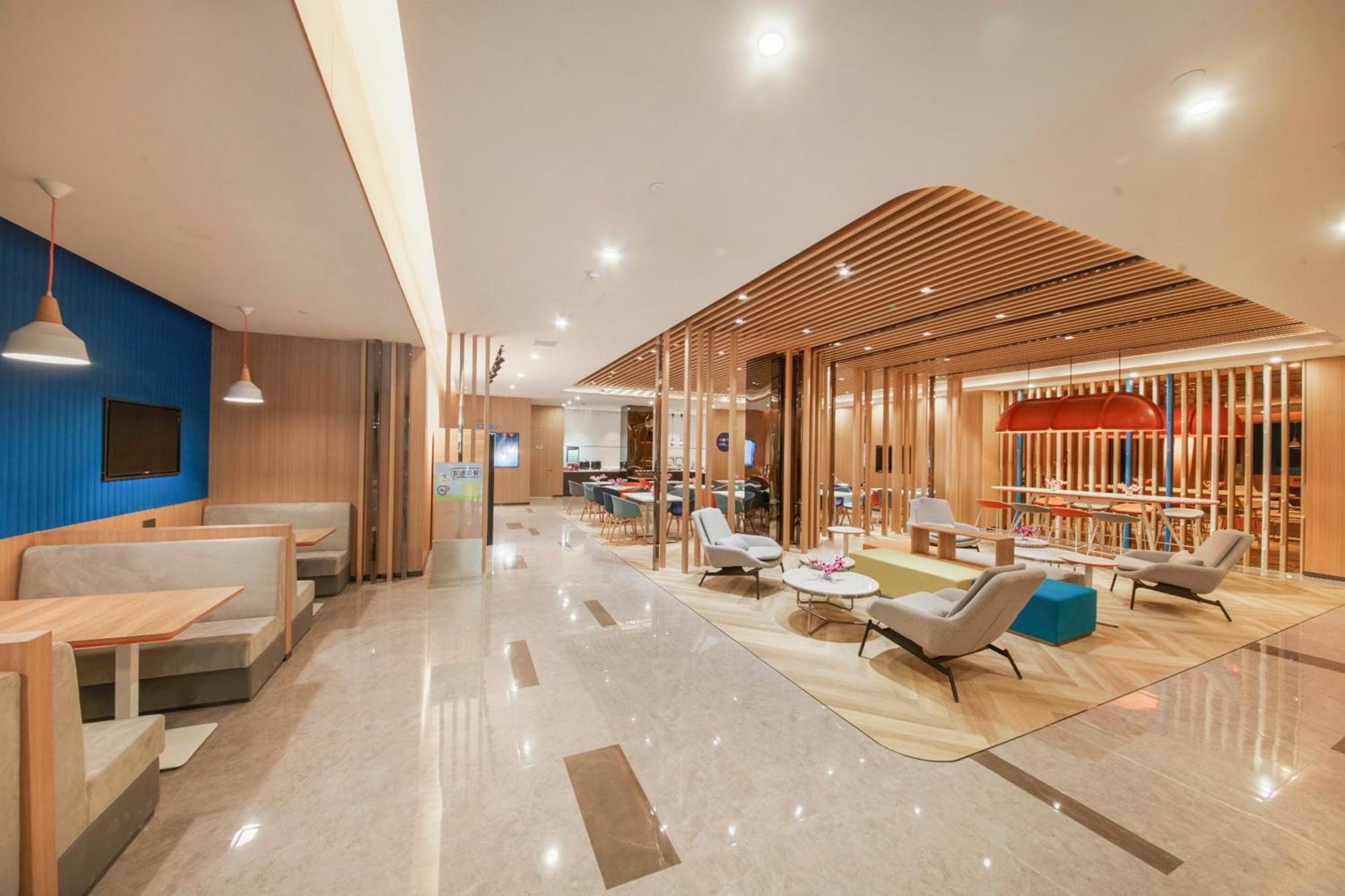 Holiday Inn Express Shanghai Xuhui Binjiang, An Ihg Hotel Εξωτερικό φωτογραφία